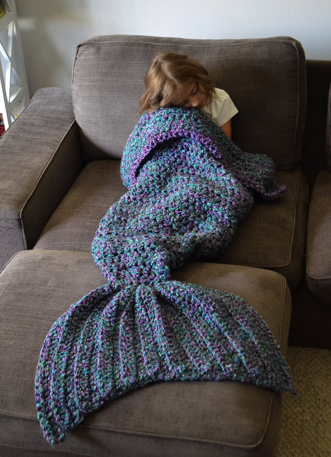 Mermaid-Tail-Blanket