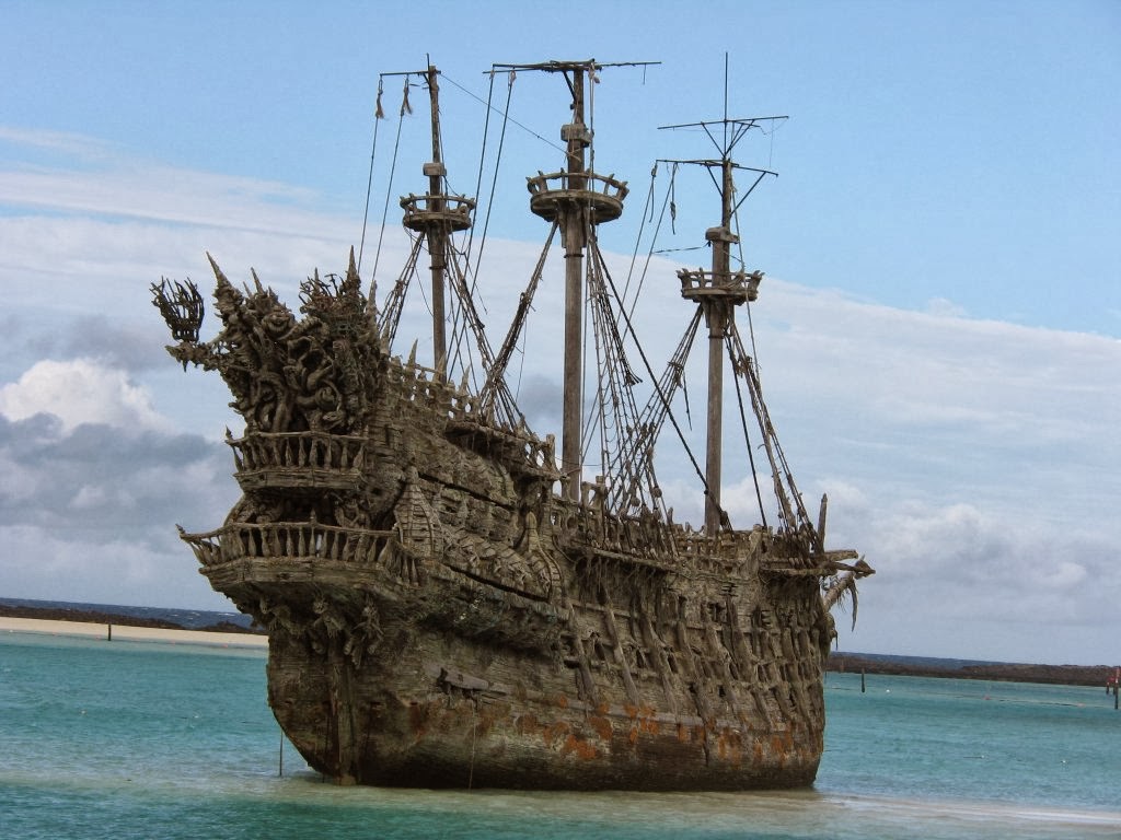 abandoned_ships_at_sea (12)