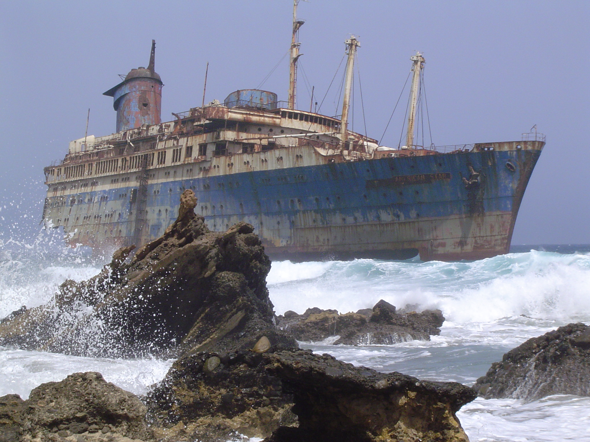 abandoned_ships_at_sea (4)