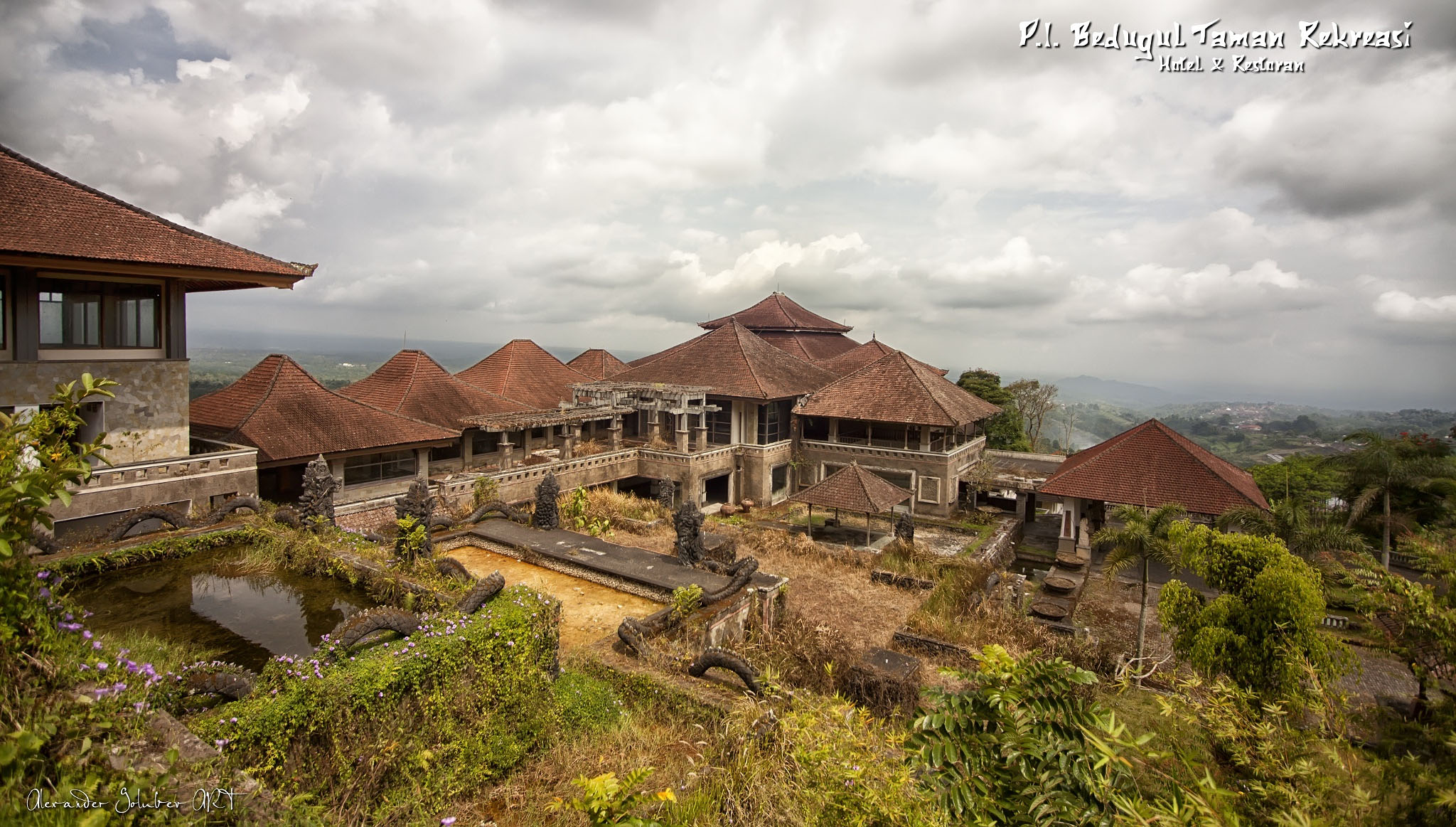 Deserted_hotel_Bedugul_Taman