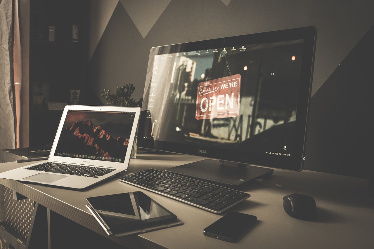 Learn to Design, Develop, and Deploy Interactive Media at Dx3 Conference.