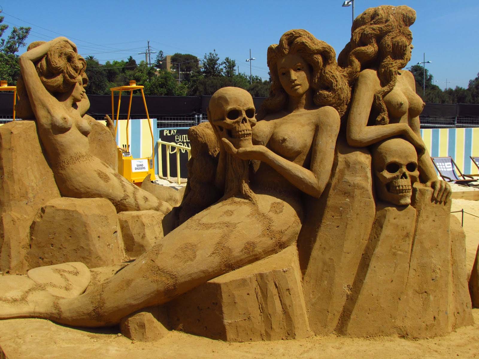 sculpting sand