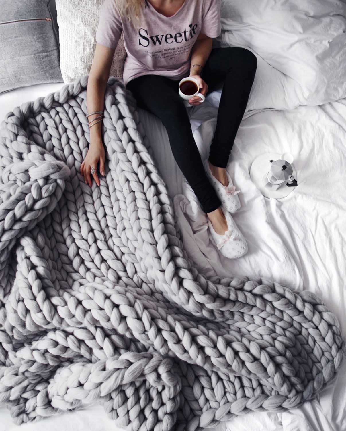 Ohhio Grande Punto blankets. Chunky blanket. Giant knit.
