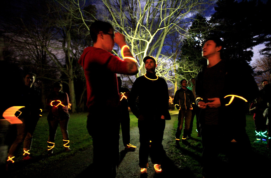 Capture the flag game in the night._1