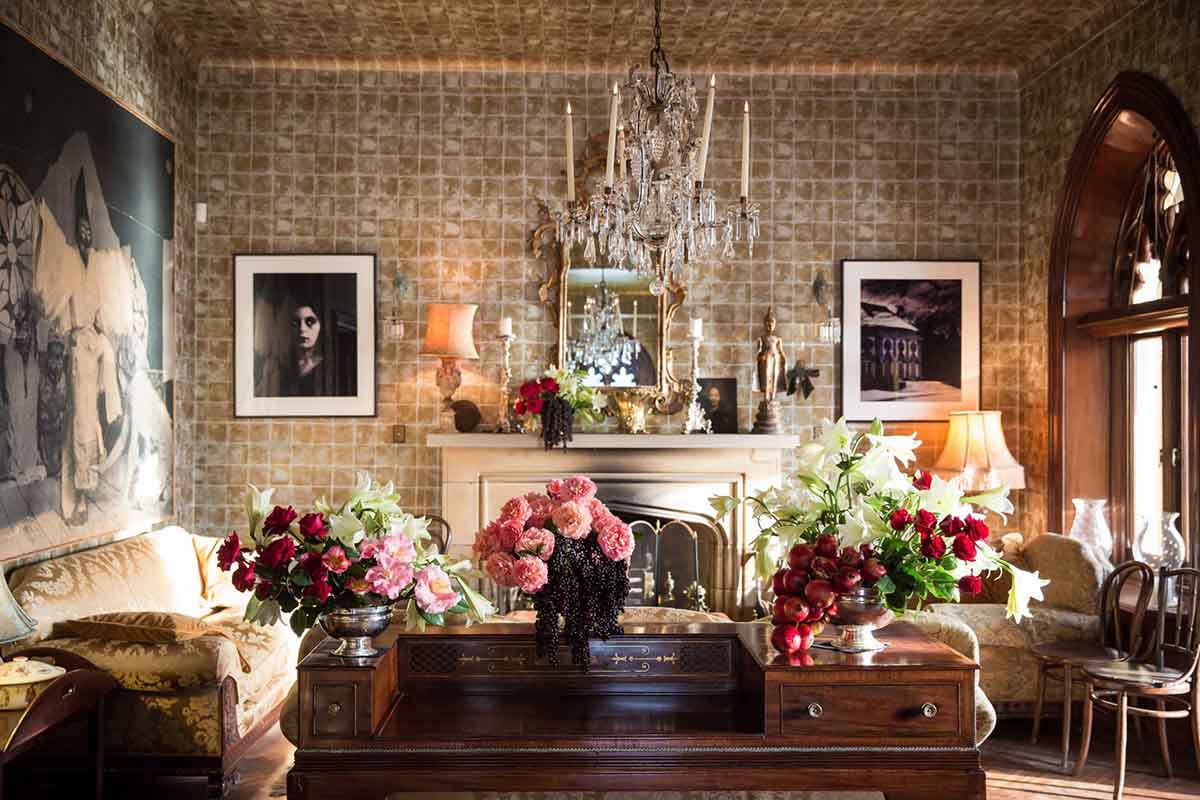 Create a Classy Look with Vintage Art and Furniture