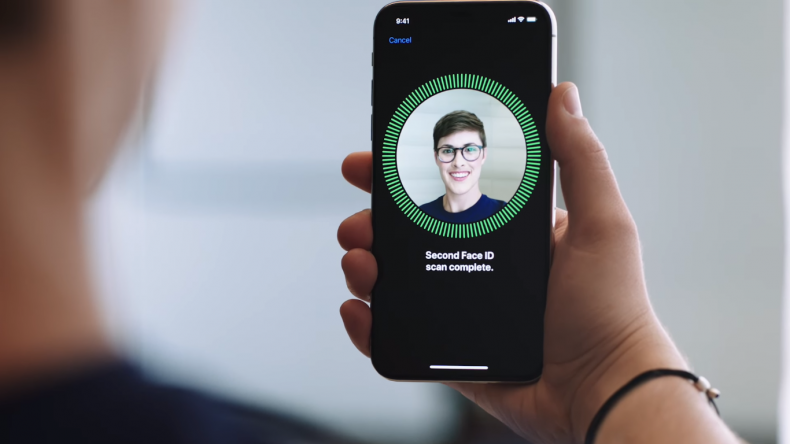 Apple-iPhone-X-face id