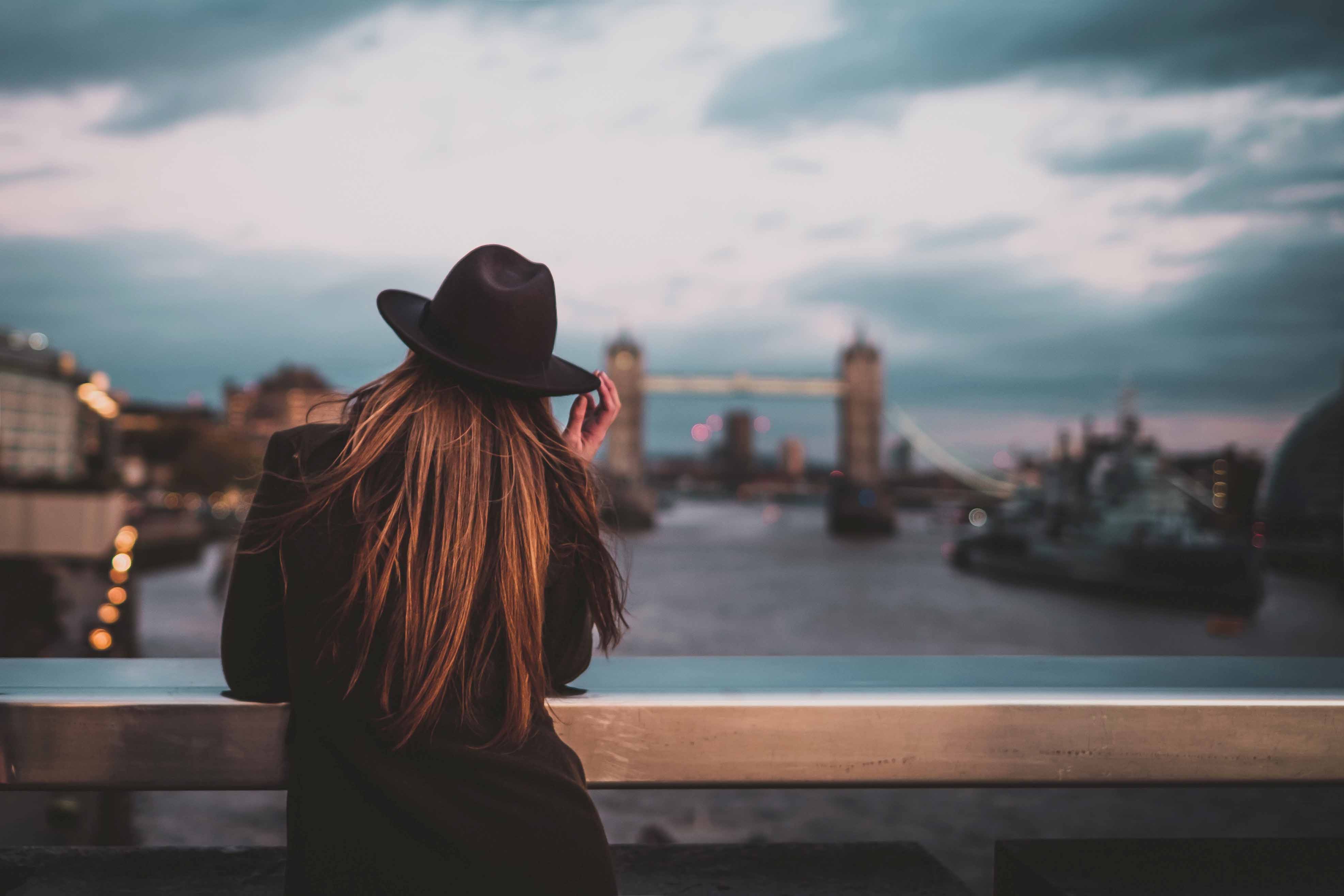 Book Luxury Homes in London to Telax in Privacy. Discover Good Places to Eat in London, and Quirky Restaurants.
