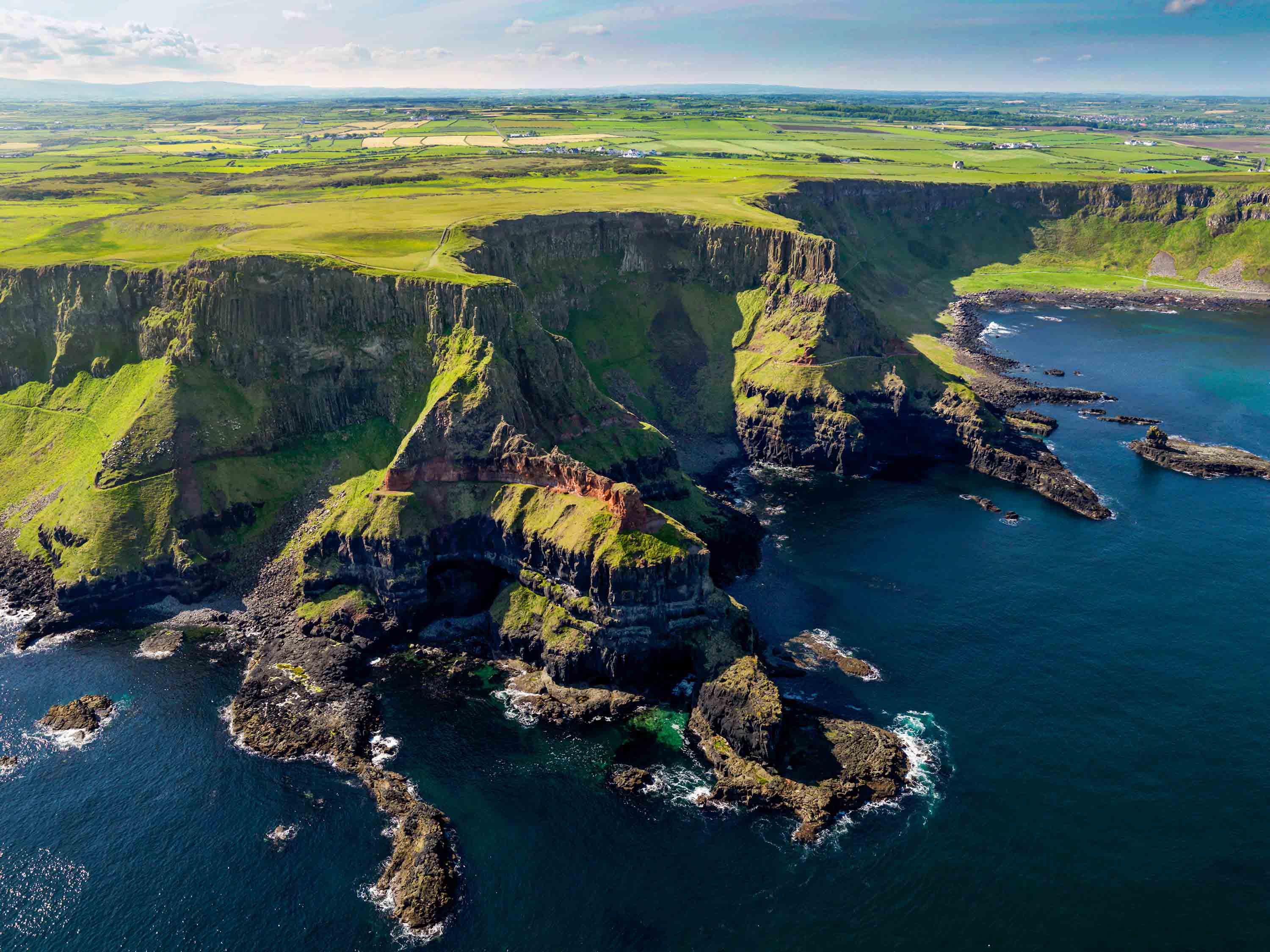 Ireland. Изумрудный остров Ирландия. Изумрудный остров Ирландия Дублин. Северная Ирландия ландшафт. Ирландия Дублин природа.