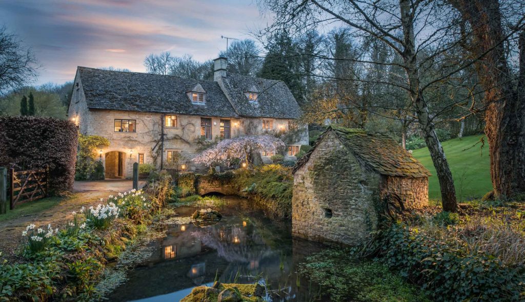Guided Cotswolds tour, Bourton-on-the-water