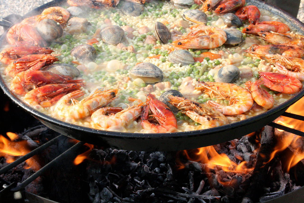 Colorful plazas with the scent of Spanish cuisine