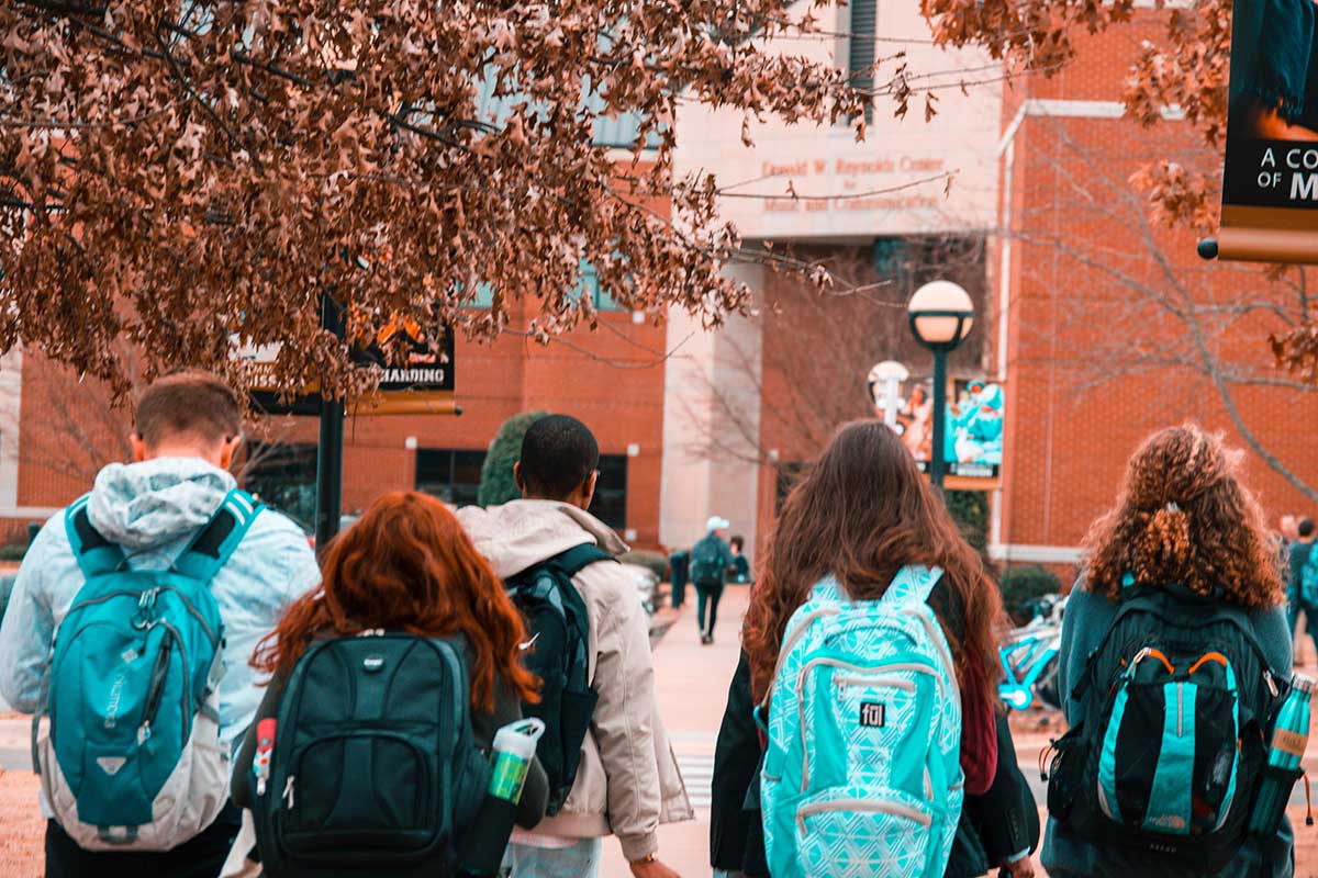 What's the Best Travel Insurance for College Students