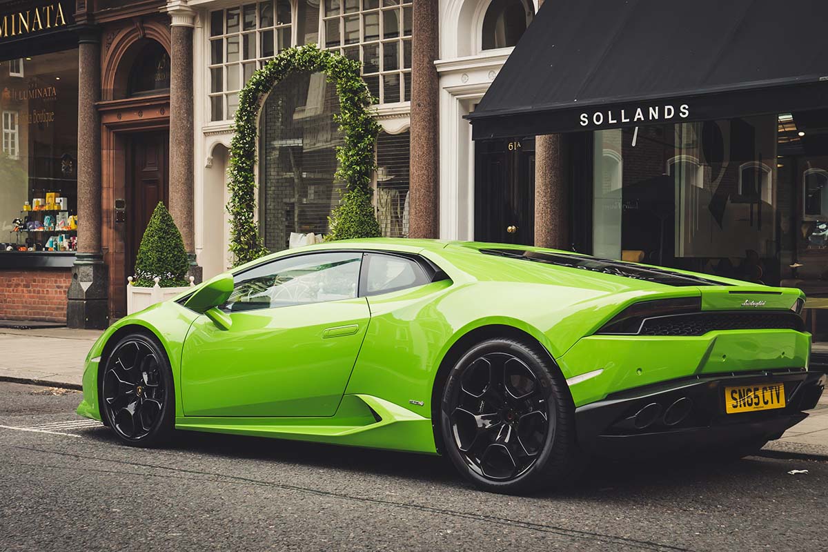 Why Luxury Cars Are Attractive To People