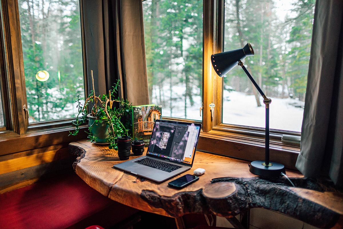 Desk Set-Up For A left-Handed Person