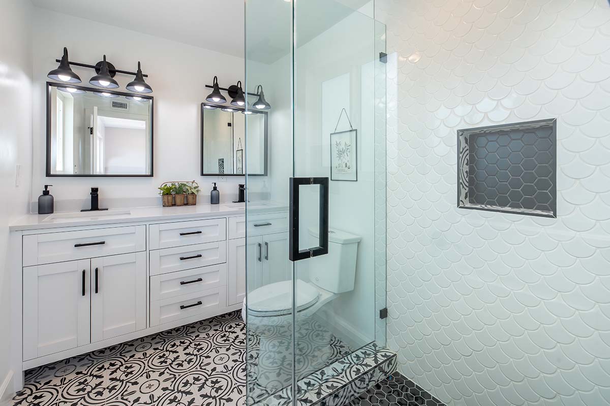 Choosing Between Bathroom Vanities