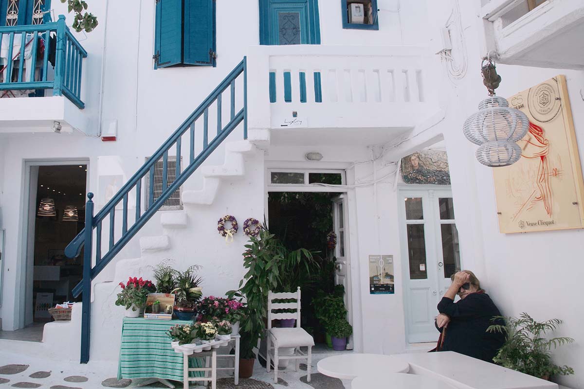 Buying a Luxury Villa in Mykonos