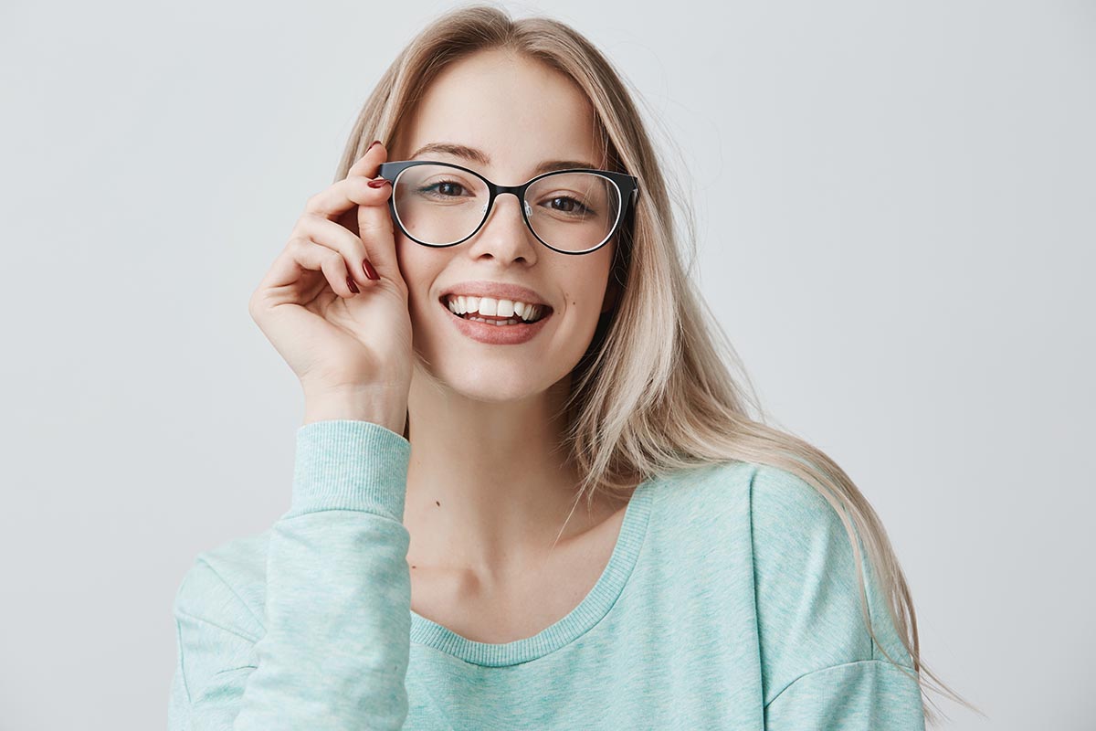Eyeglasses or Contact Lenses
