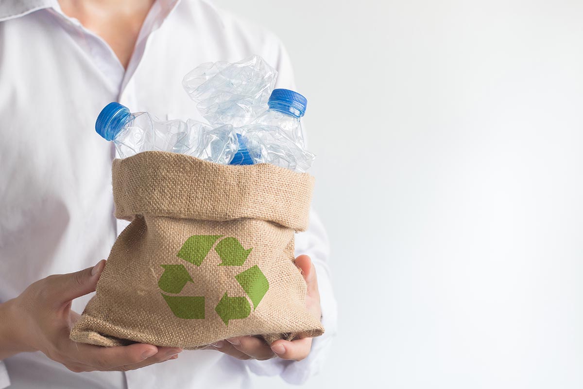 pros and cons of recycling plastics