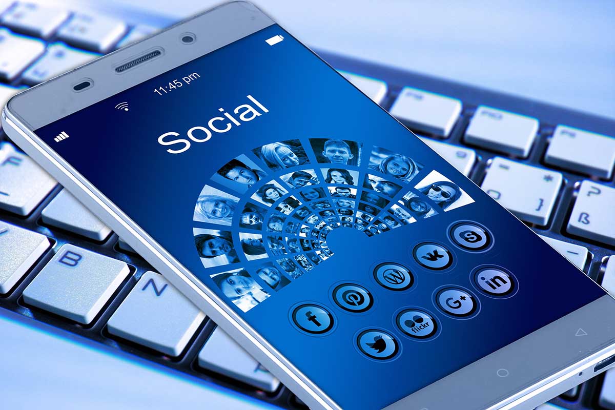 get business noticed on social media