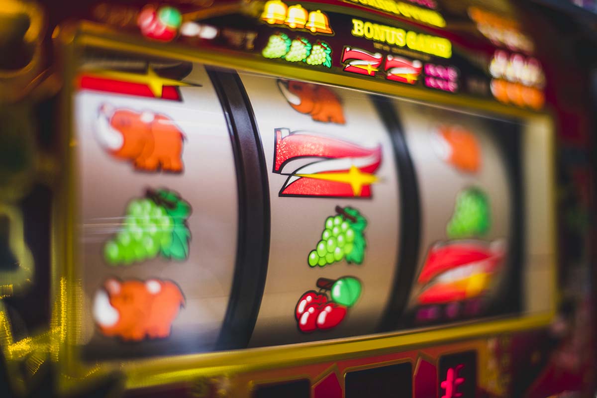 how do online slot machine works