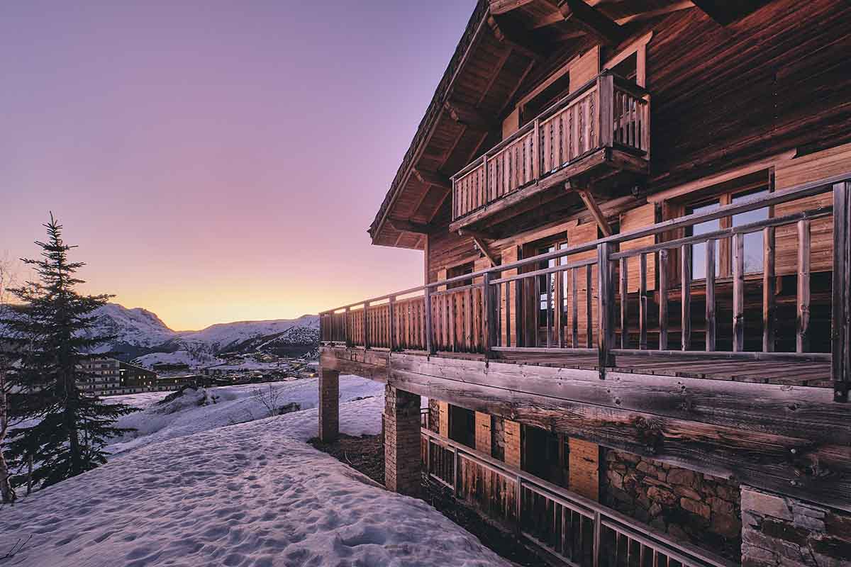 Log Cabins in Canada and the USA