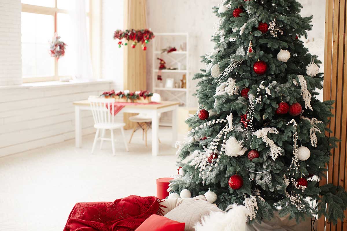 sell merchandise during the holiday season