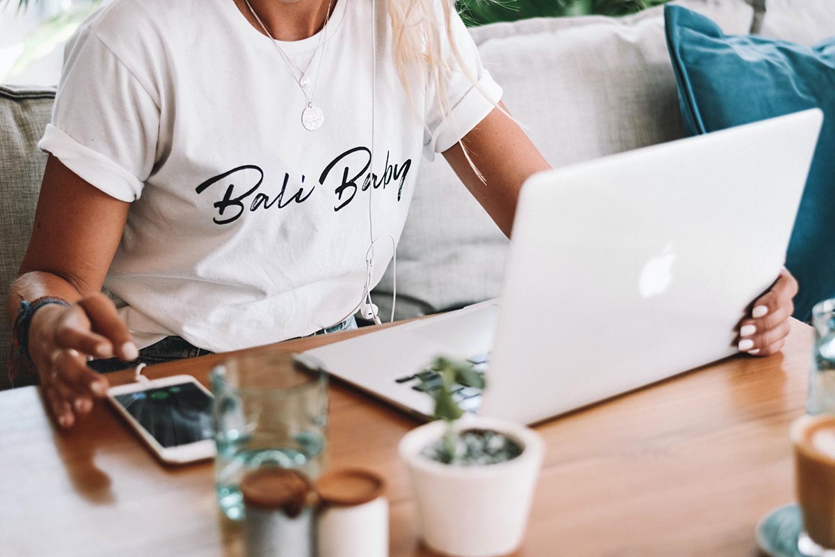 Benefits Of Selling T-Shirts on Etsy
