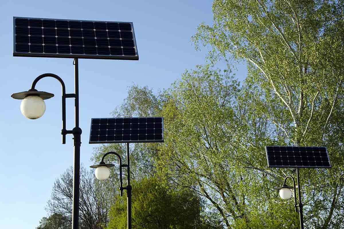 The Benefits of Solar Street Lights