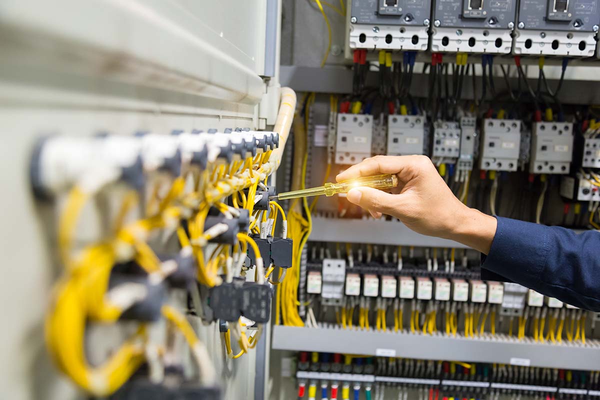 college degrees of electricians
