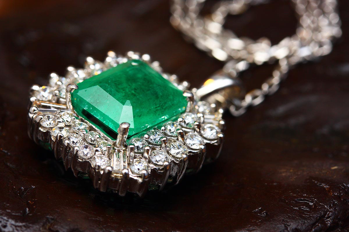 Antique Jewelry Auctions