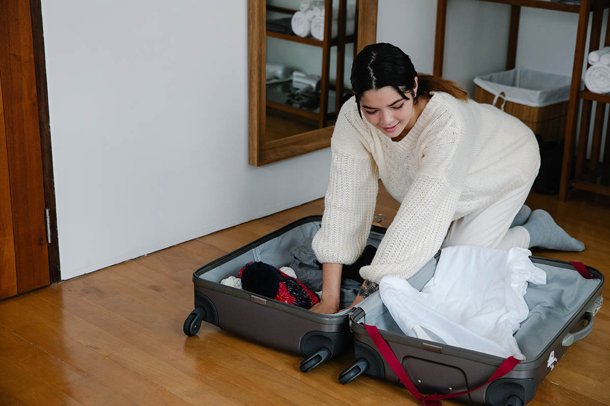 how to travel light