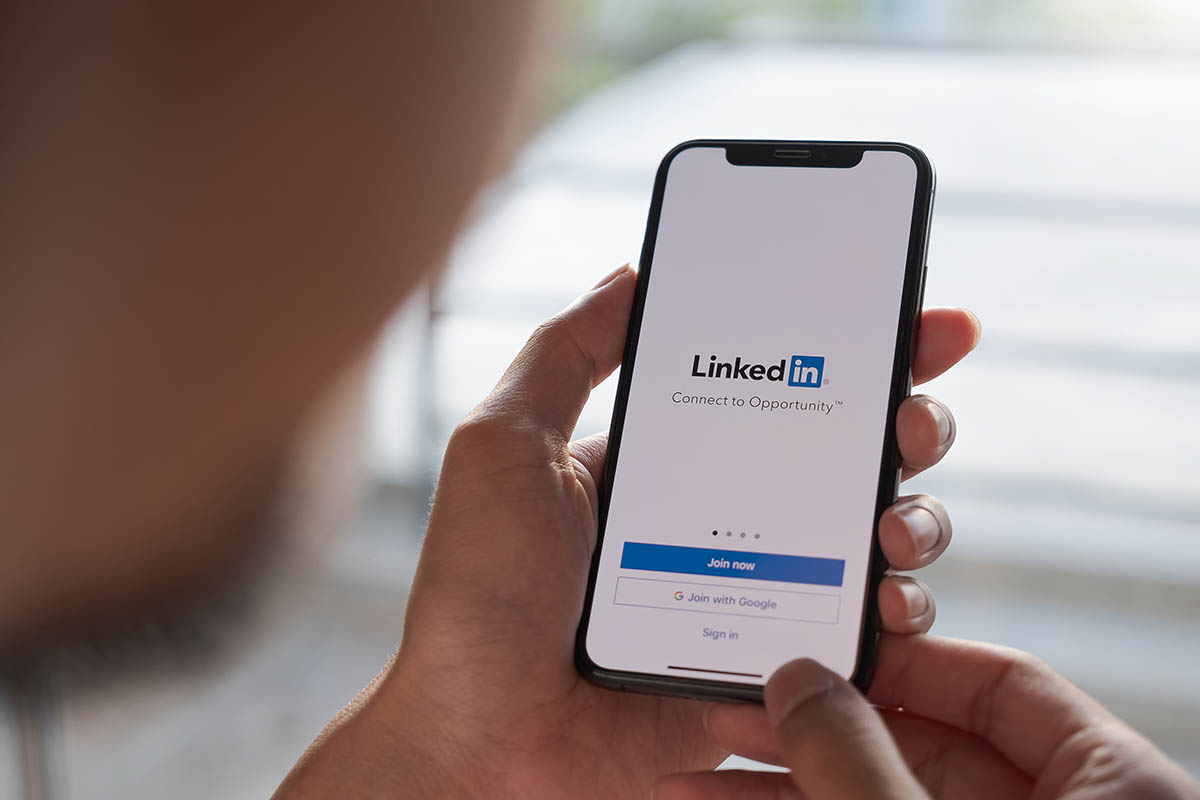 use LinkedIn to market business