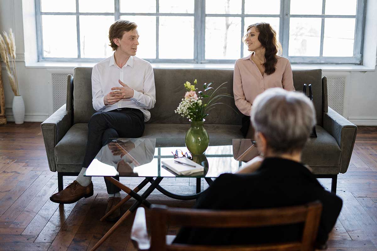becoming a marriage therapist
