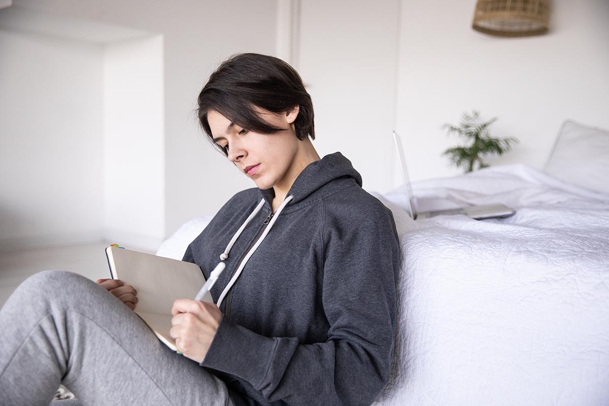 how to avoid feeling overwhelmed as a student