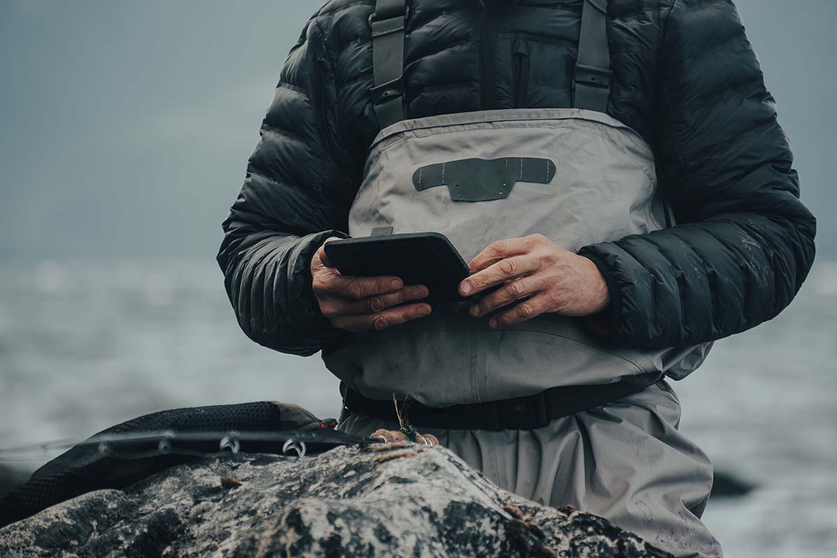 stay safe while fishing