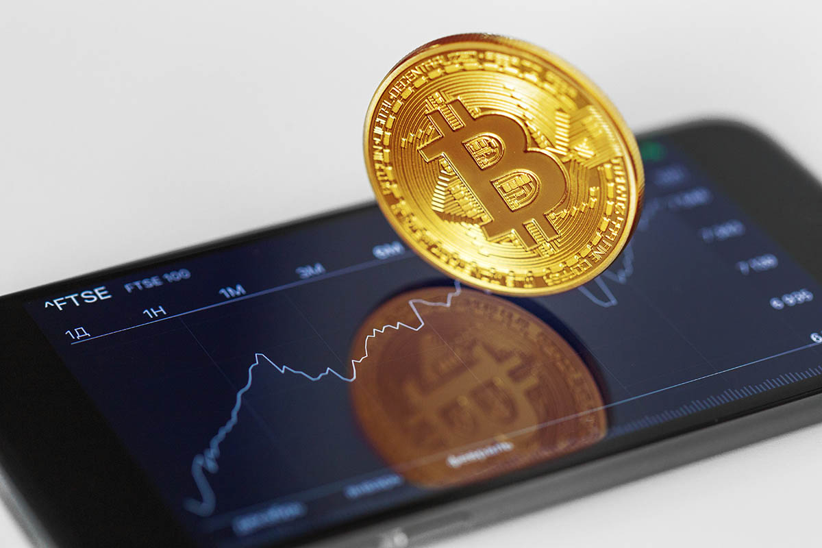 Fiat Currency or Bitcoin