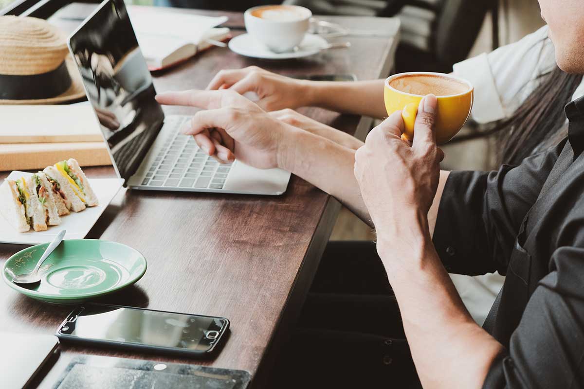 difference between digital marketing and social media marketing