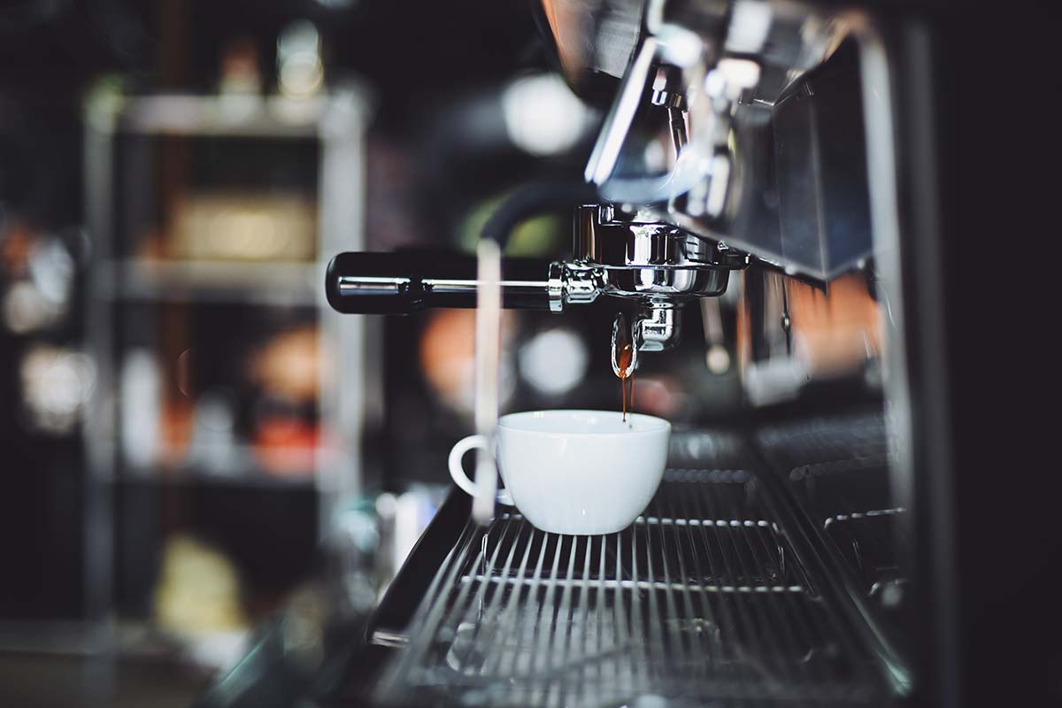 Make Coffee with Espresso Coffee Machine