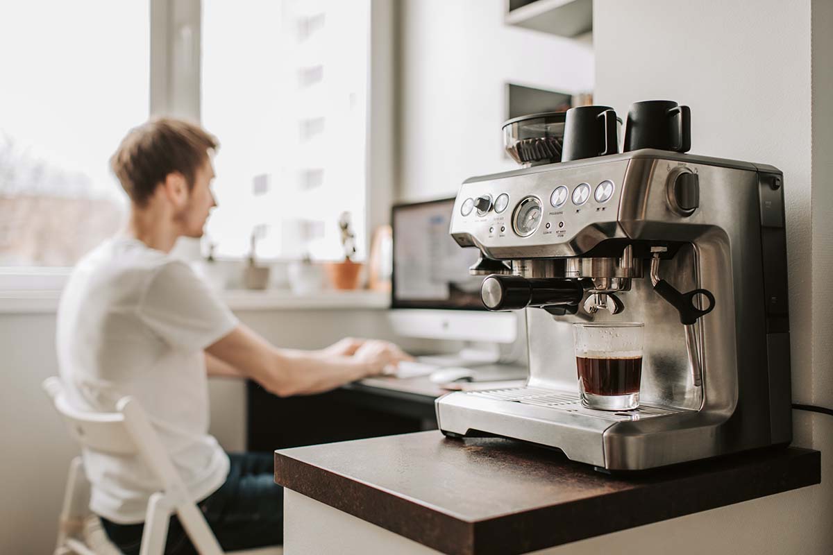 Make Coffee with Espresso Coffee Machine