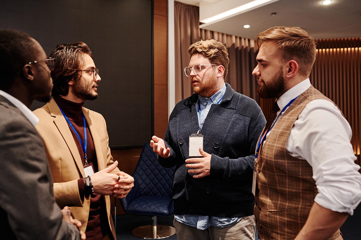 How Do You Organize A Hybrid Event