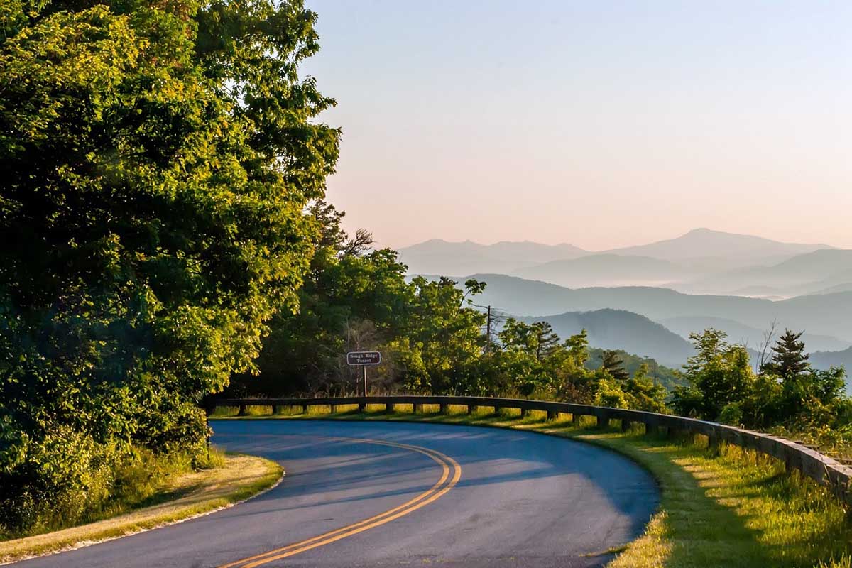 Where should i stay when visiting the smoky mountains