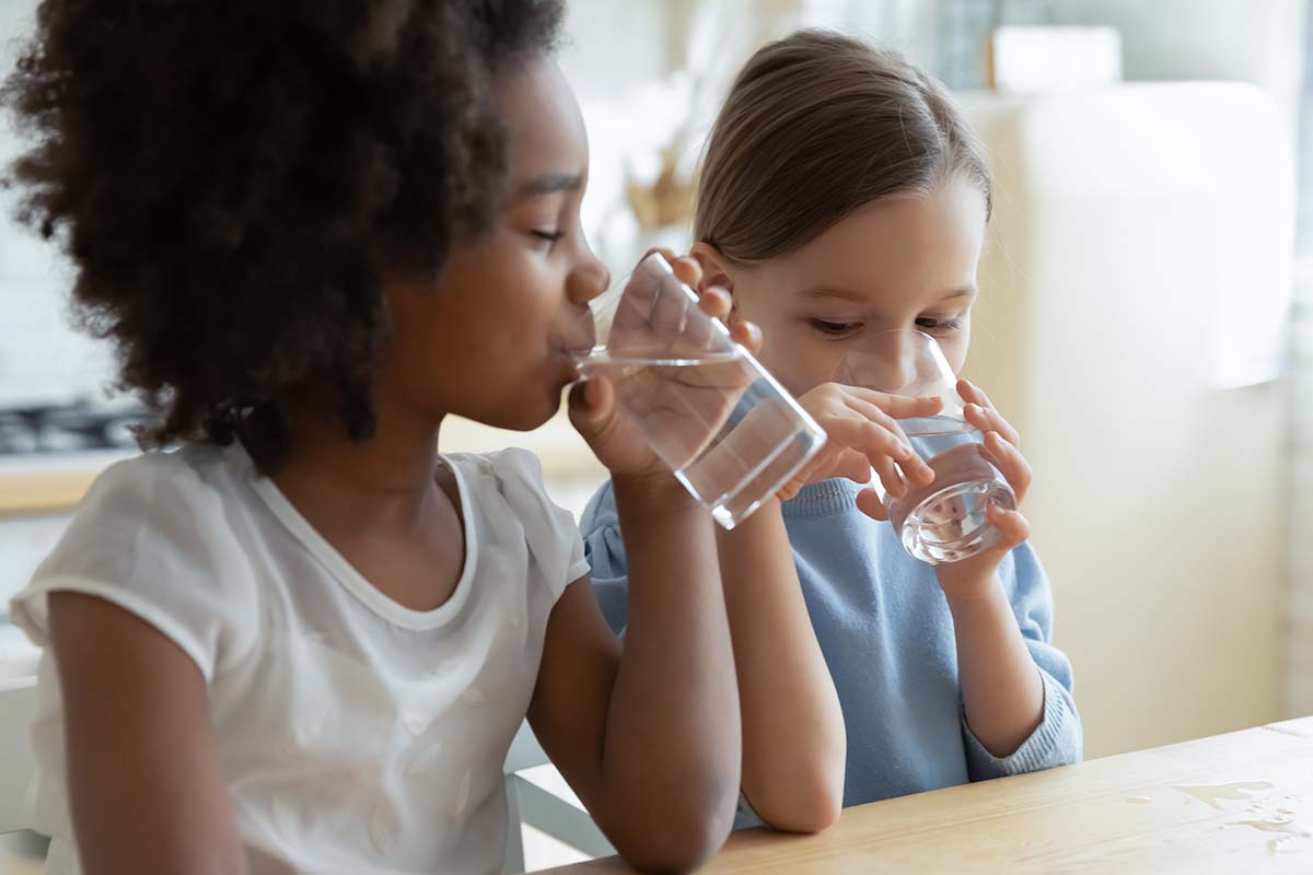 how to encourage kids to drink water 