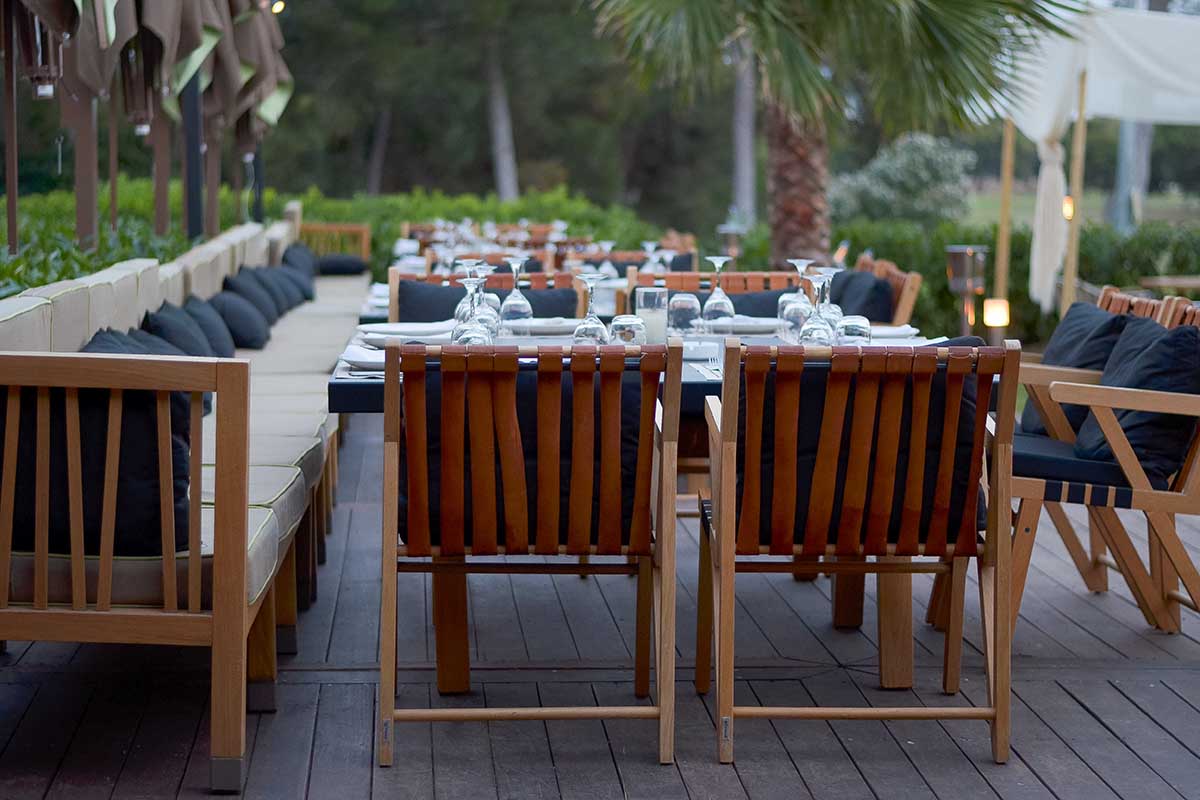 Creating a Chic Outdoor Dining Experience