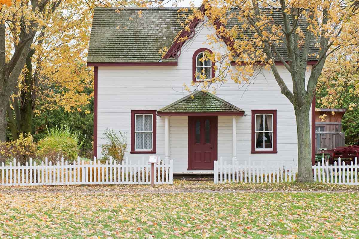 How To Save Money When Fencing