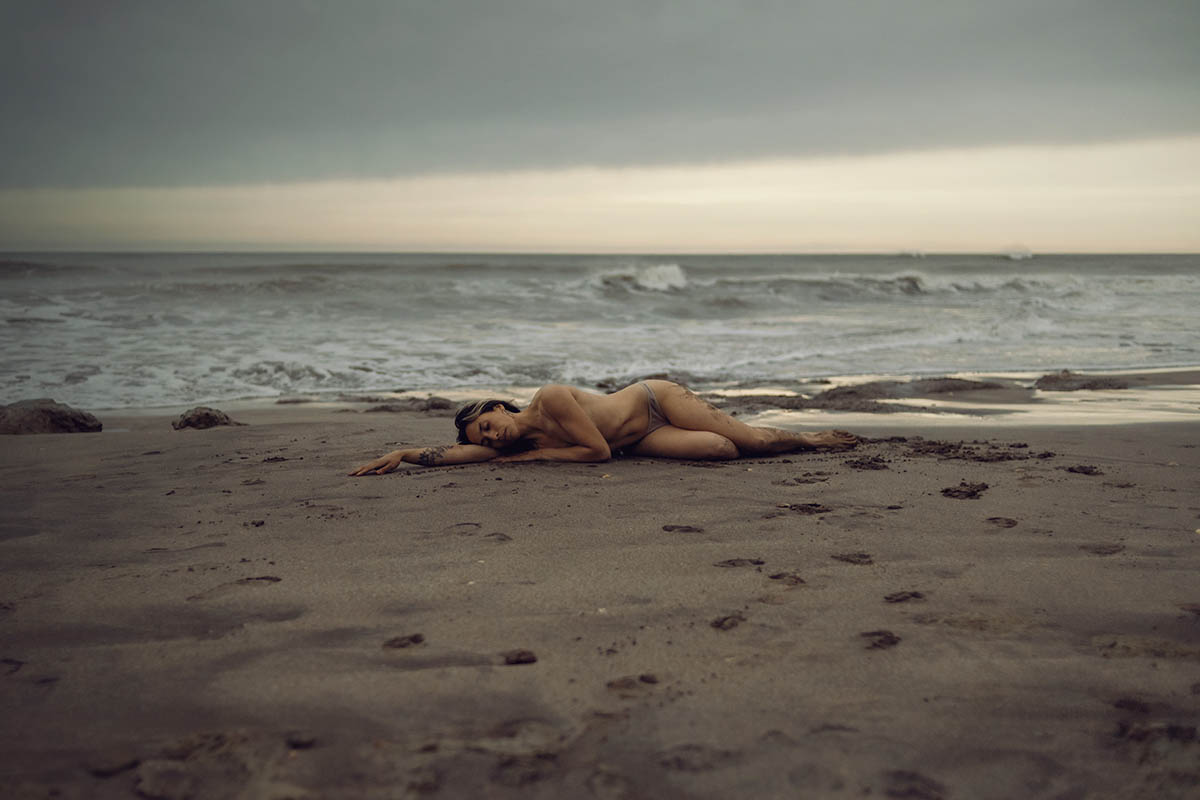 Taking the Perfect Nude Beach Pic of Yourself