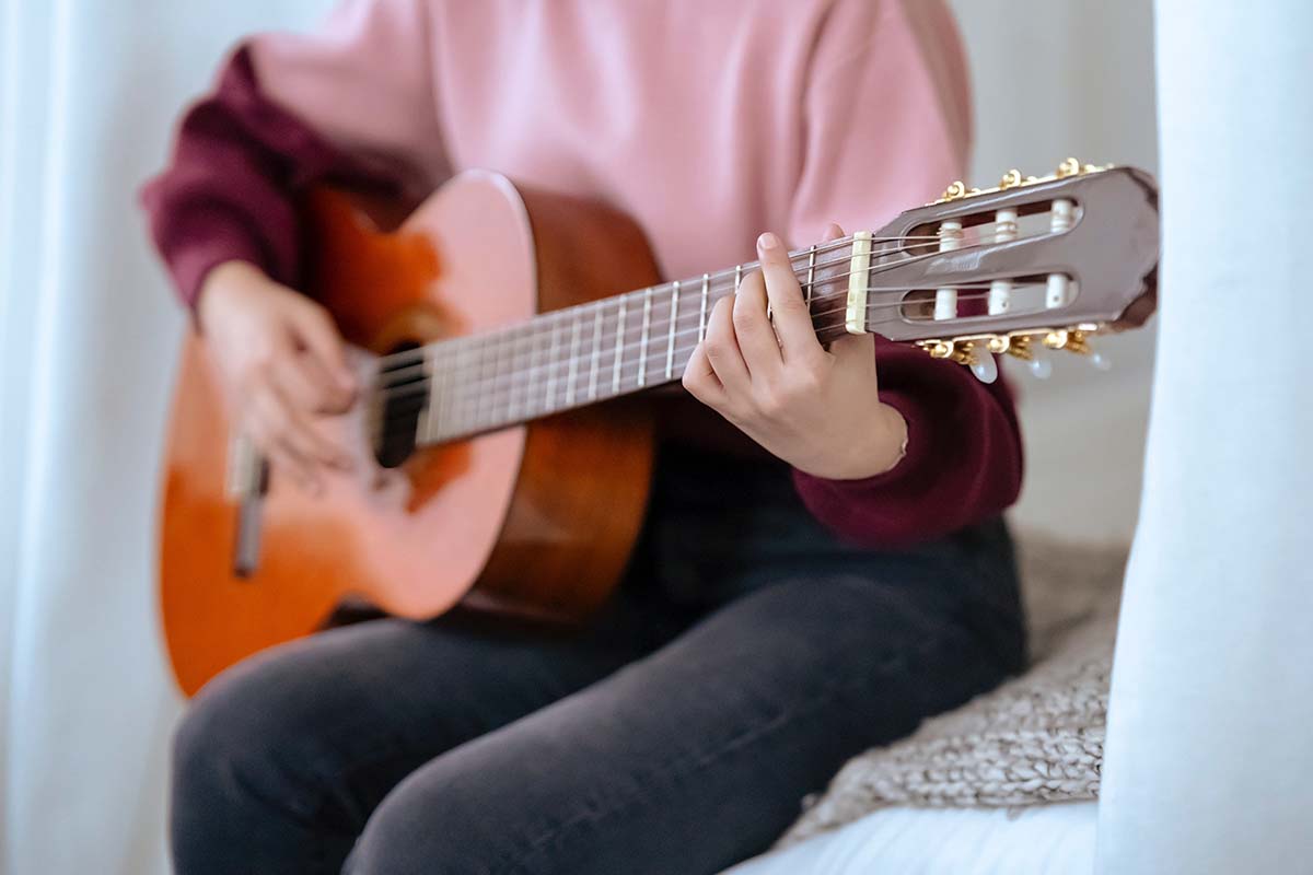 Learning the Guitar at Home