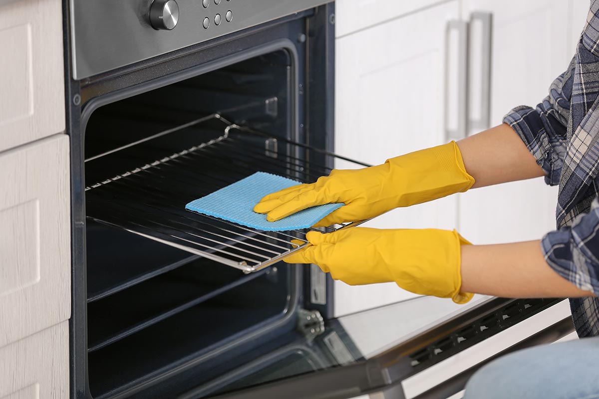 guide to a clean oven