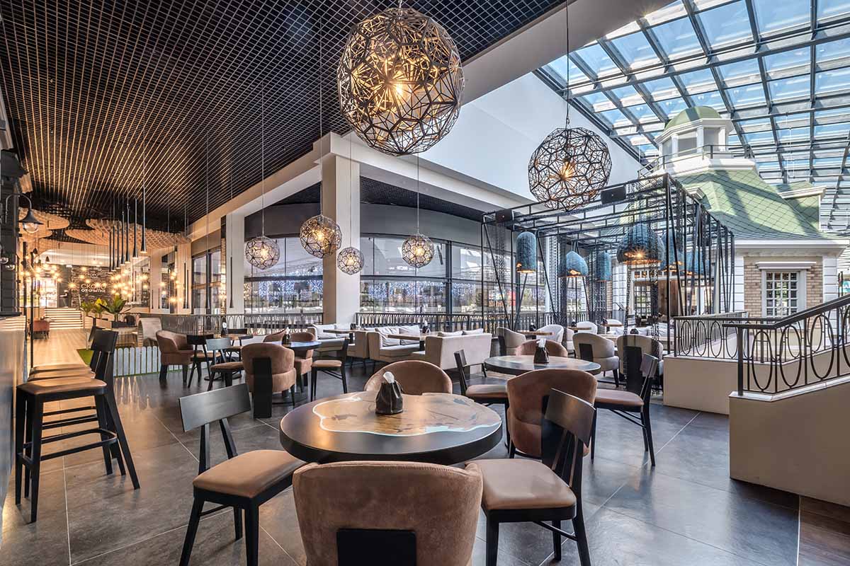buying commercial restaurant furniture