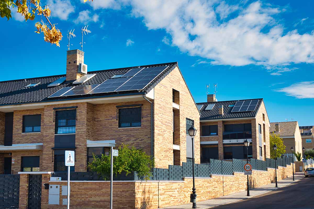 How Many Solar Panels Do I Need to Power My Home