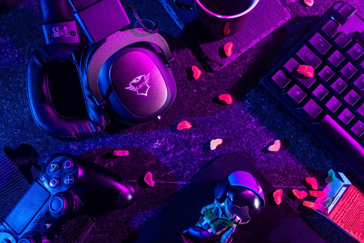 Why Should You Game Online against Other People