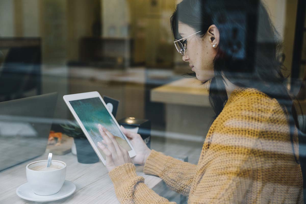 Customer Experiences in the Digital Age